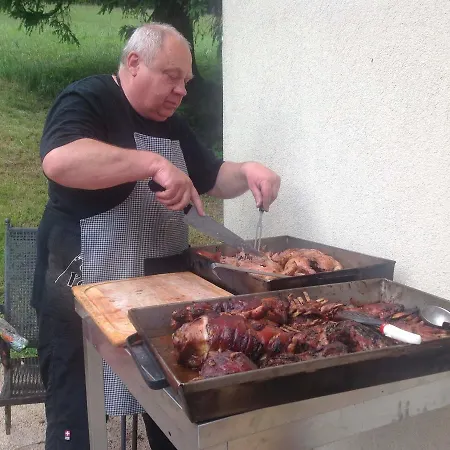 Chata Poutnik בקתה *
